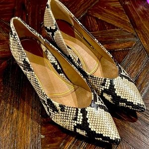 Vionic Snake Pattern Heels Size 6.5 Worn Twice.